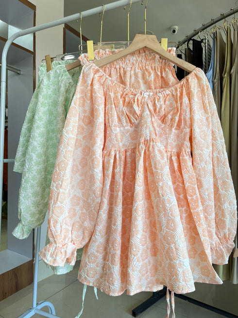 Women Round Neckline Lantern Sleeves Flounce Tops With Shorts